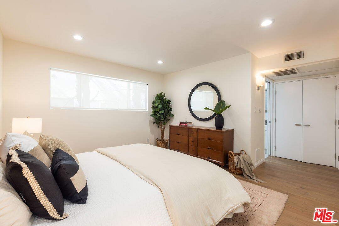 222 7th St Unit: 112