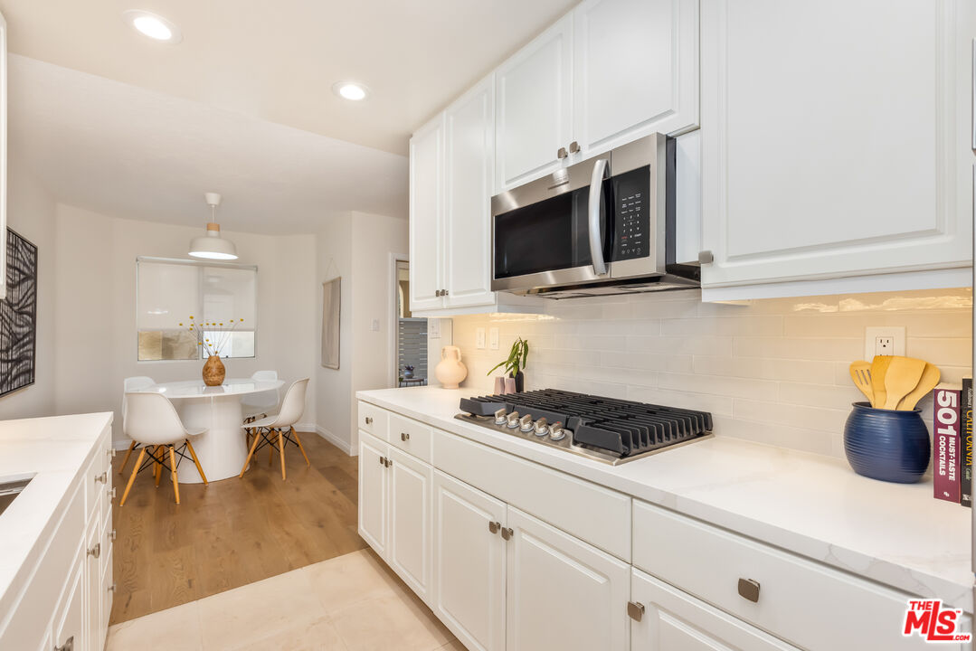 222 7th St Unit: 112