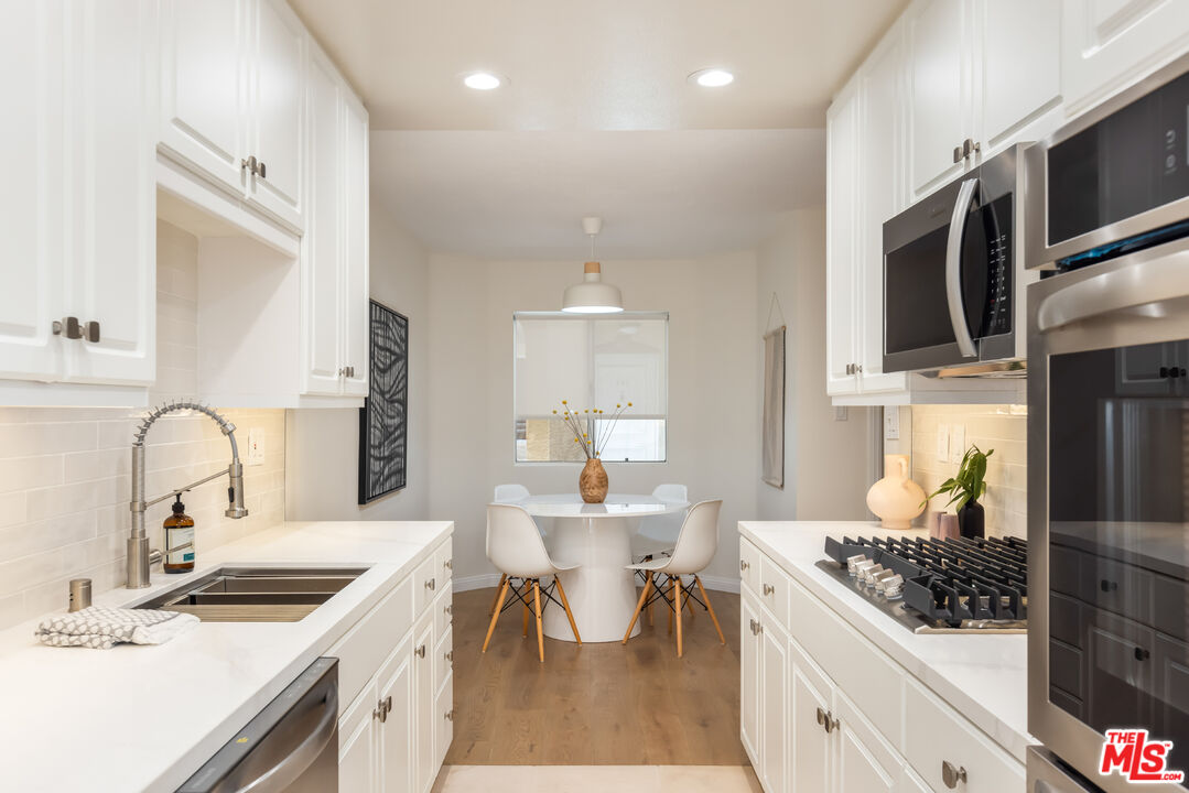 222 7th St Unit: 112