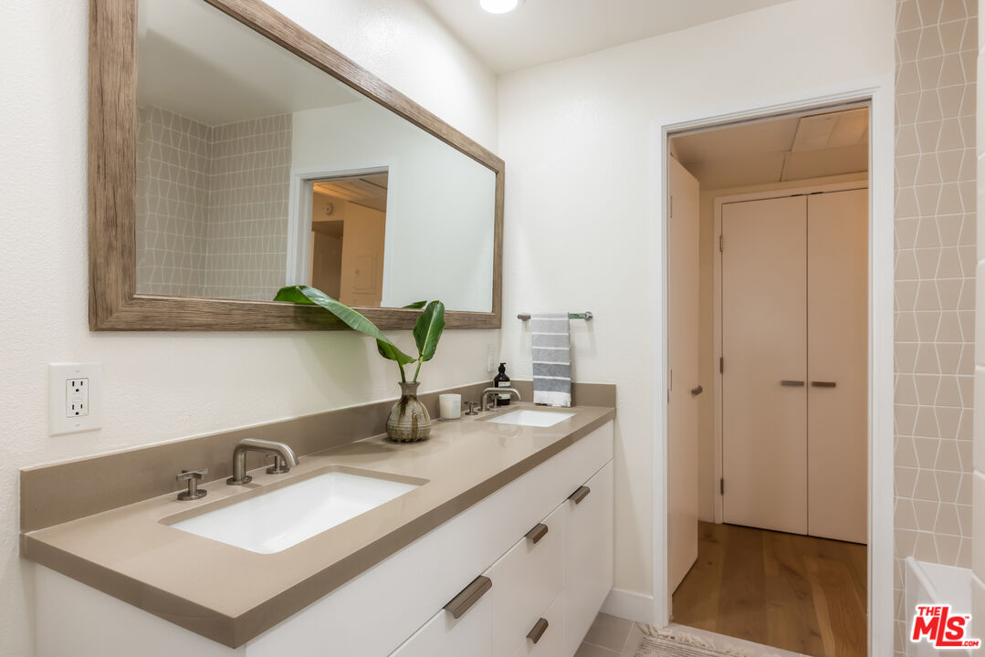 222 7th St Unit: 112