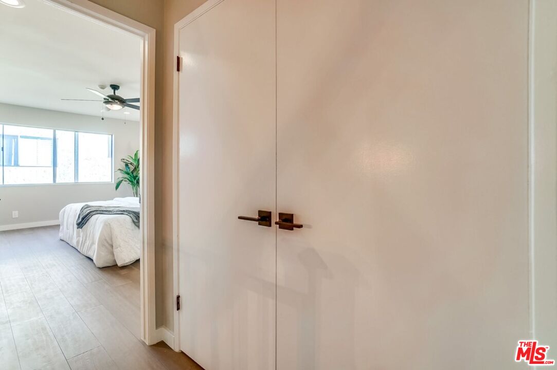 1832 Rockefeller Ln Unit: 9