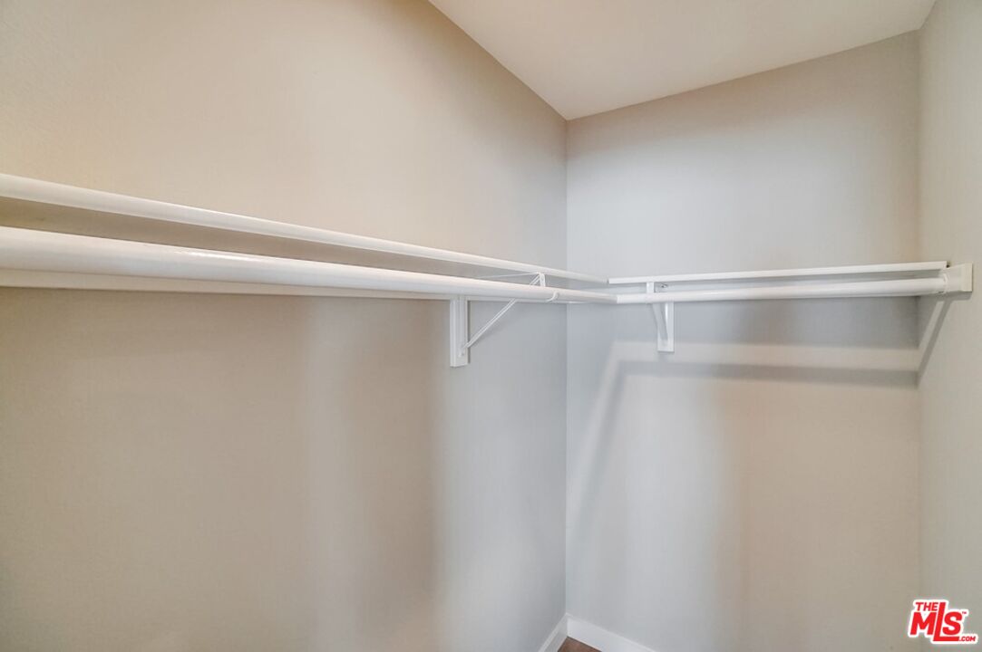 1832 Rockefeller Ln Unit: 9