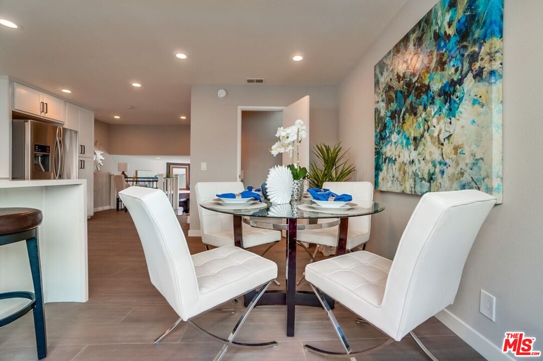 1832 Rockefeller Ln Unit: 9