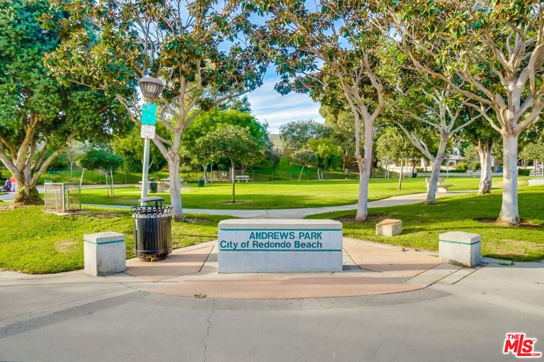 1832 Rockefeller Ln Unit: 9