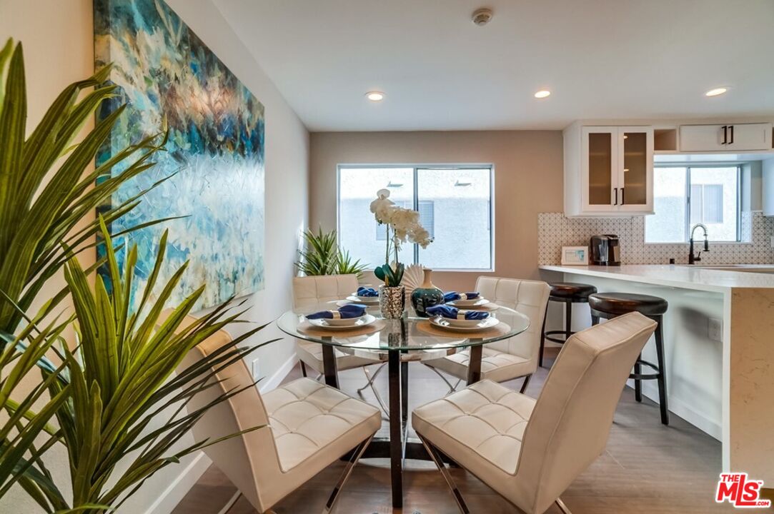 1832 Rockefeller Ln Unit: 9