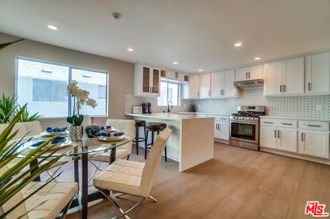 1832 Rockefeller Ln Unit: 9