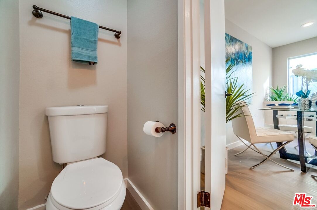 1832 Rockefeller Ln Unit: 9