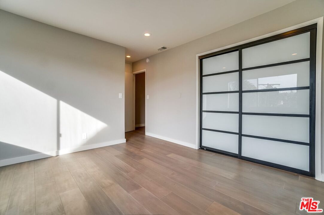 1832 Rockefeller Ln Unit: 9