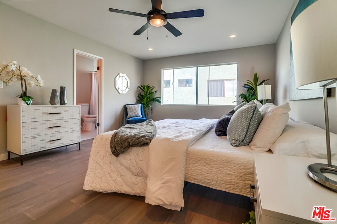 1832 Rockefeller Ln Unit: 9