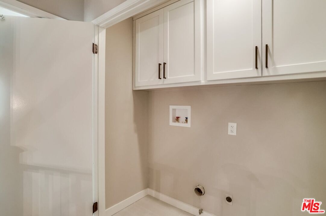 1832 Rockefeller Ln Unit: 9