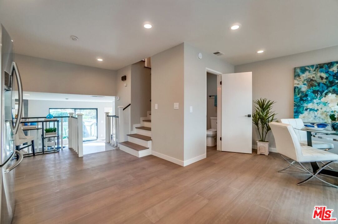 1832 Rockefeller Ln Unit: 9