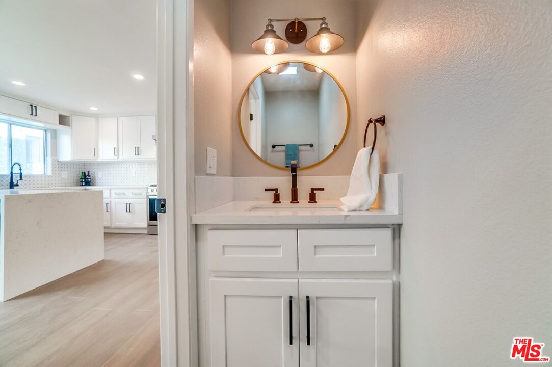 1832 Rockefeller Ln Unit: 9