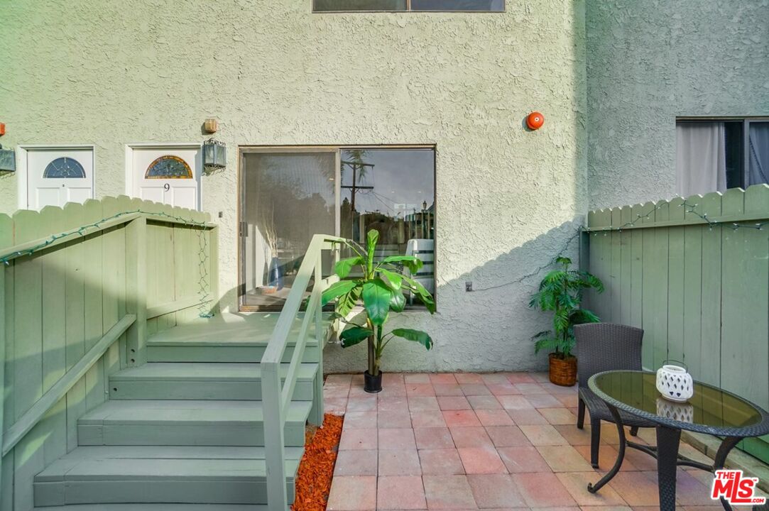 1832 Rockefeller Ln Unit: 9