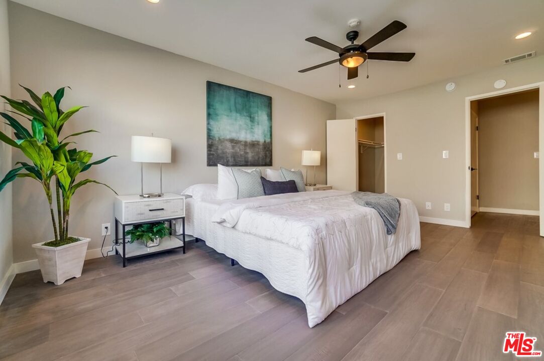 1832 Rockefeller Ln Unit: 9