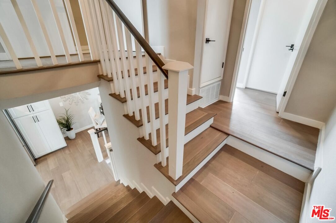 1832 Rockefeller Ln Unit: 9