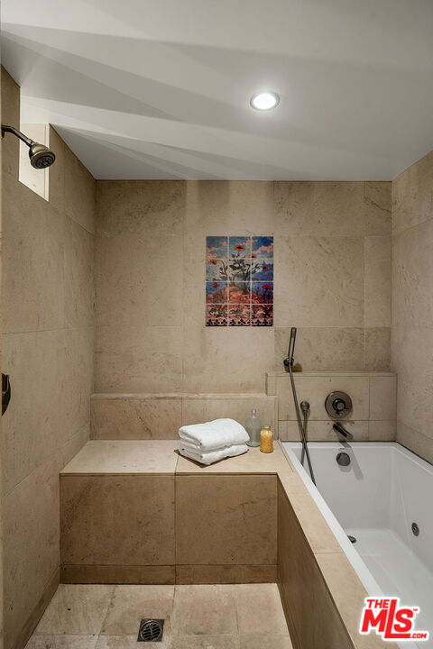615 Hampton Dr Unit: C102