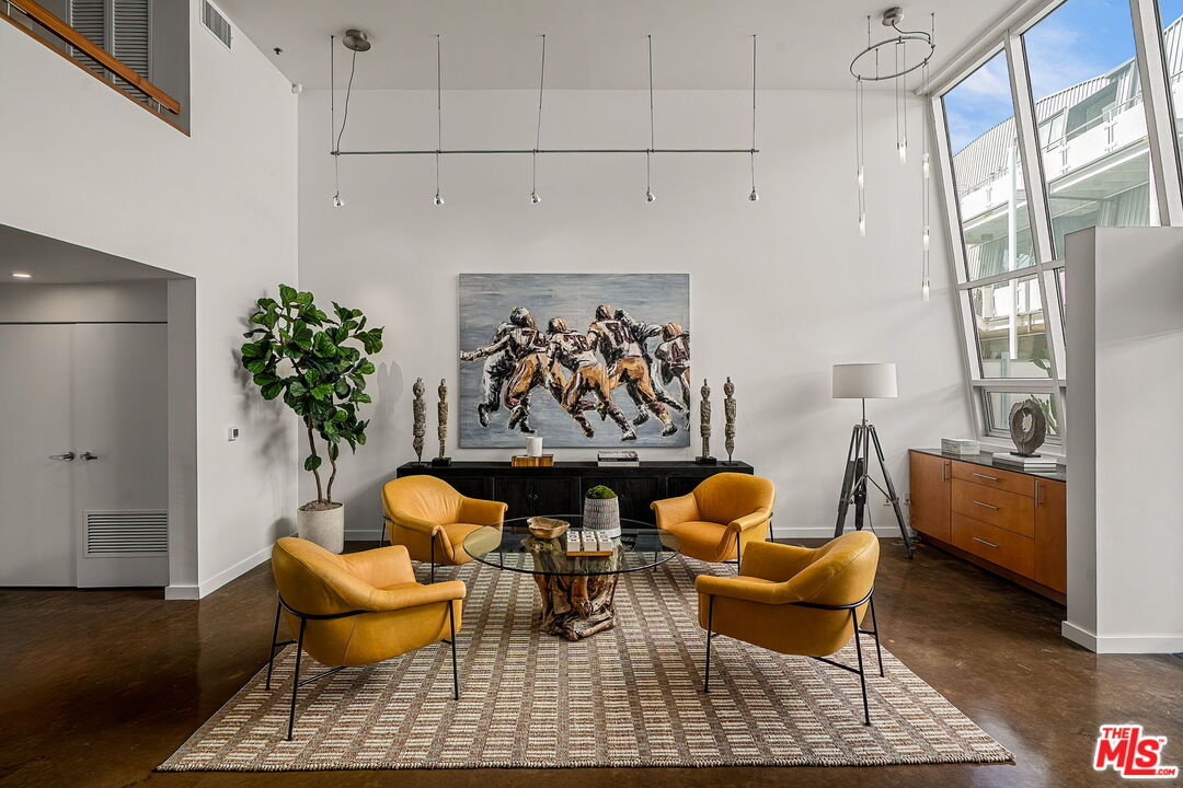 615 Hampton Dr Unit: C102