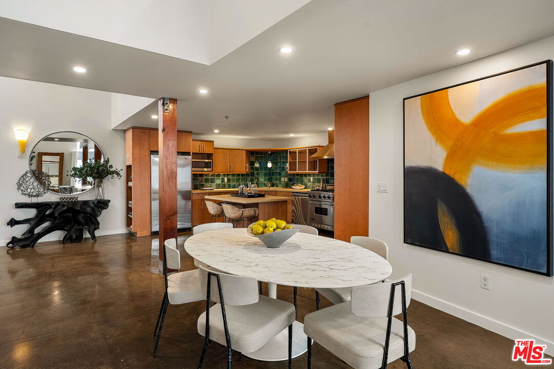 615 Hampton Dr Unit: C102