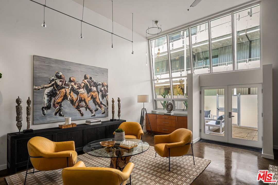 615 Hampton Dr Unit: C102