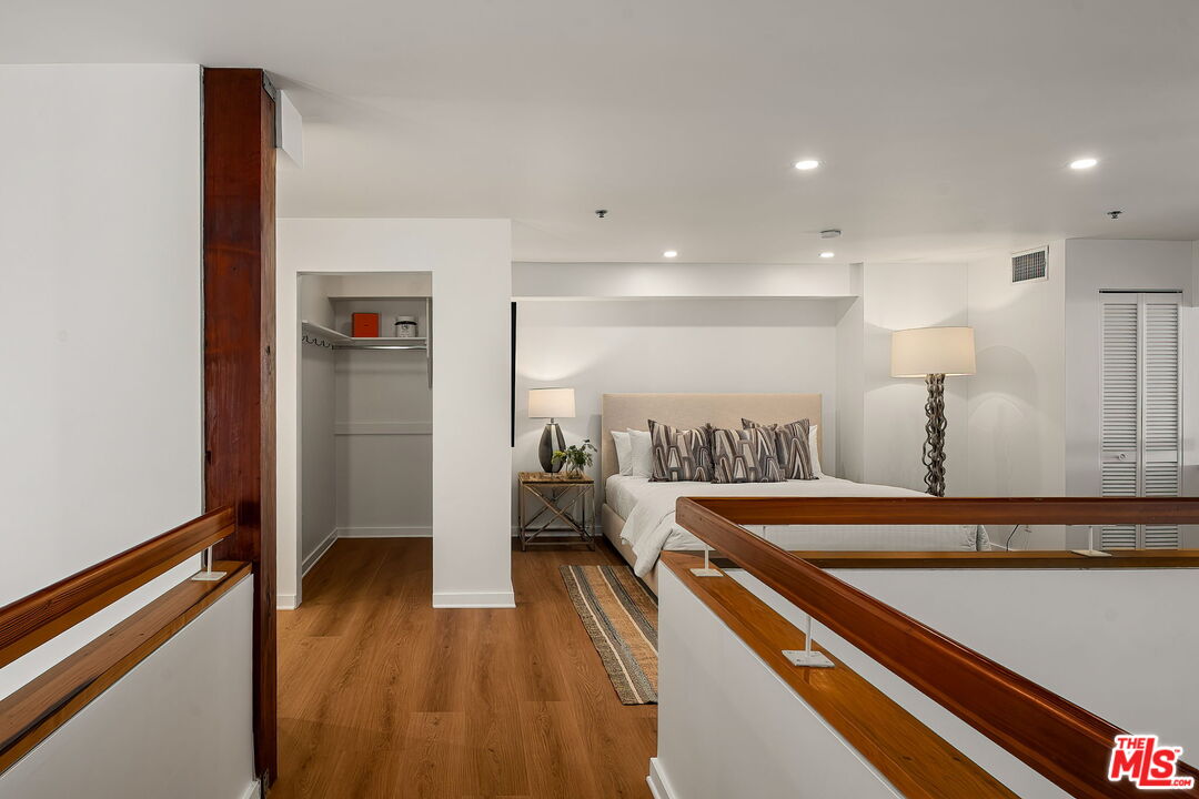 615 Hampton Dr Unit: C102