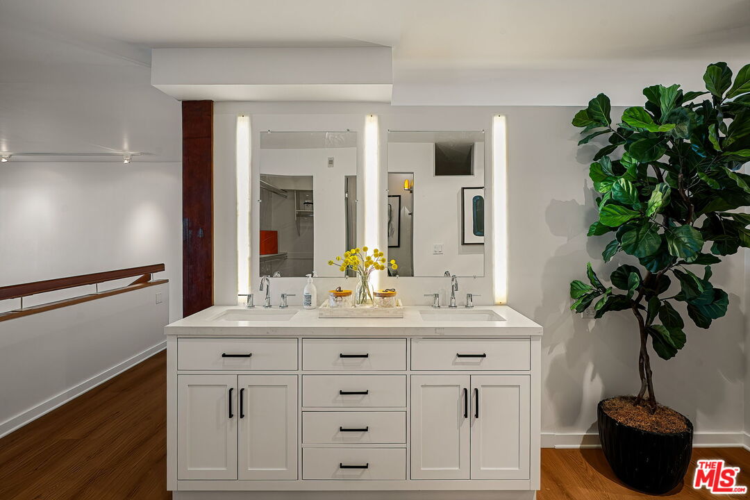 615 Hampton Dr Unit: C102