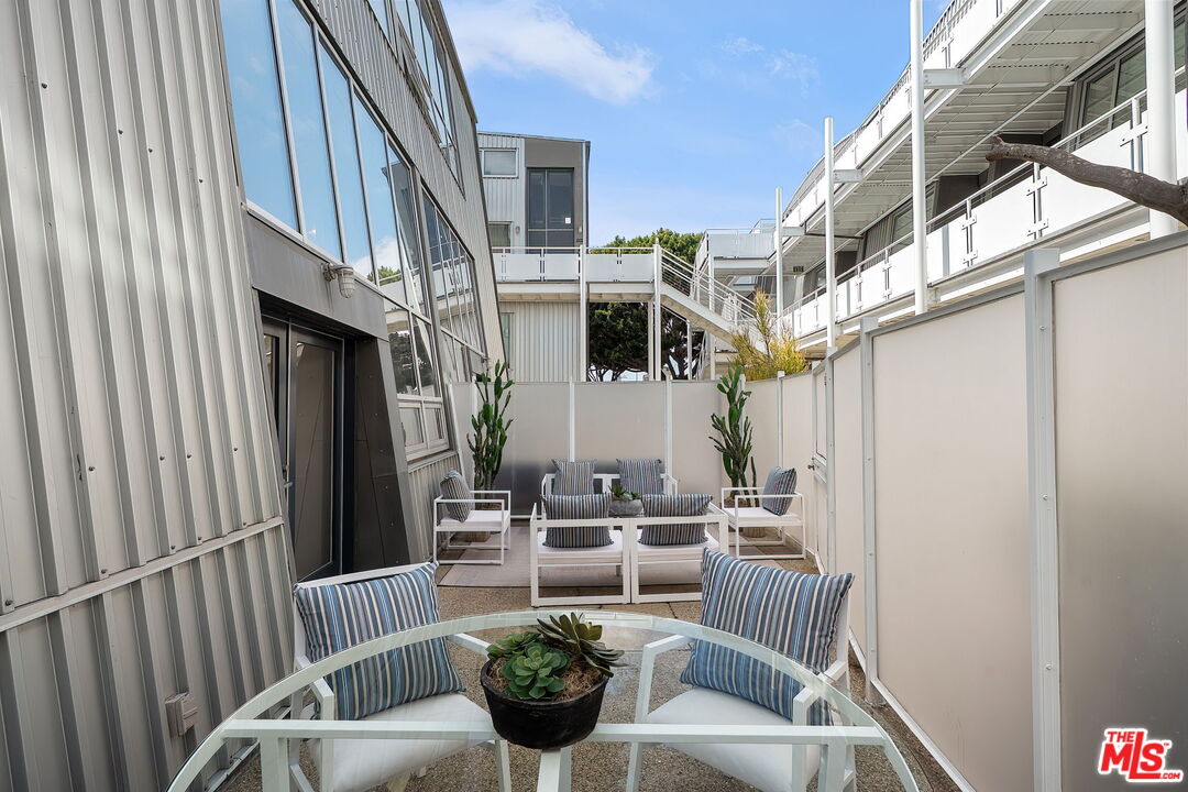 615 Hampton Dr Unit: C102