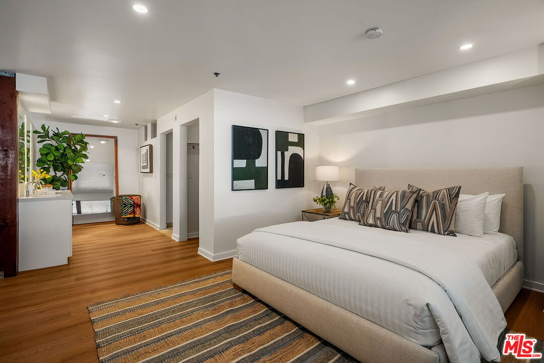 615 Hampton Dr Unit: C102