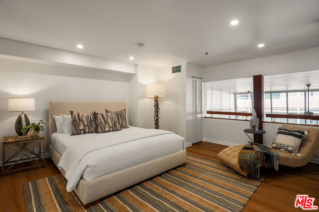 615 Hampton Dr Unit: C102
