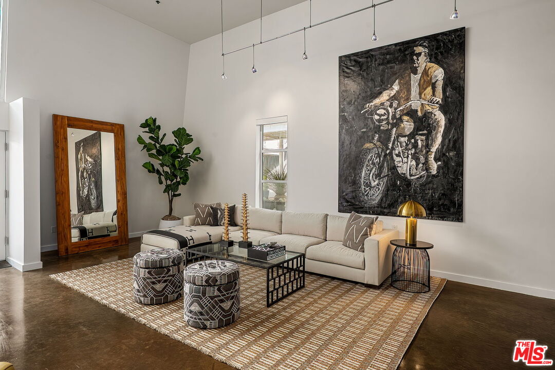615 Hampton Dr Unit: C102