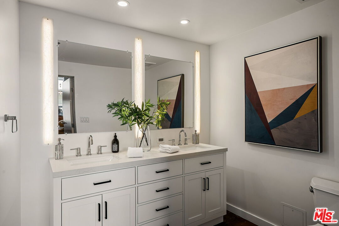 615 Hampton Dr Unit: C102