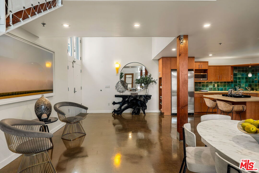 615 Hampton Dr Unit: C102