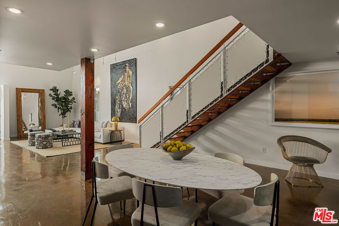 615 Hampton Dr Unit: C102