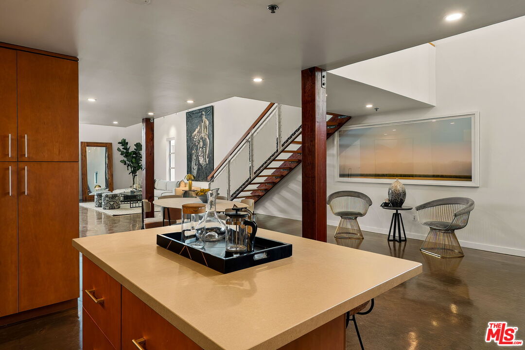 615 Hampton Dr Unit: C102