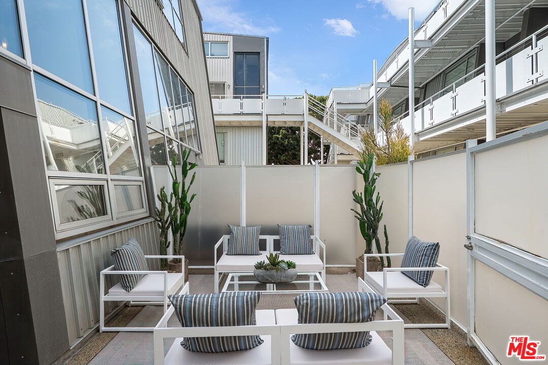 615 Hampton Dr Unit: C102