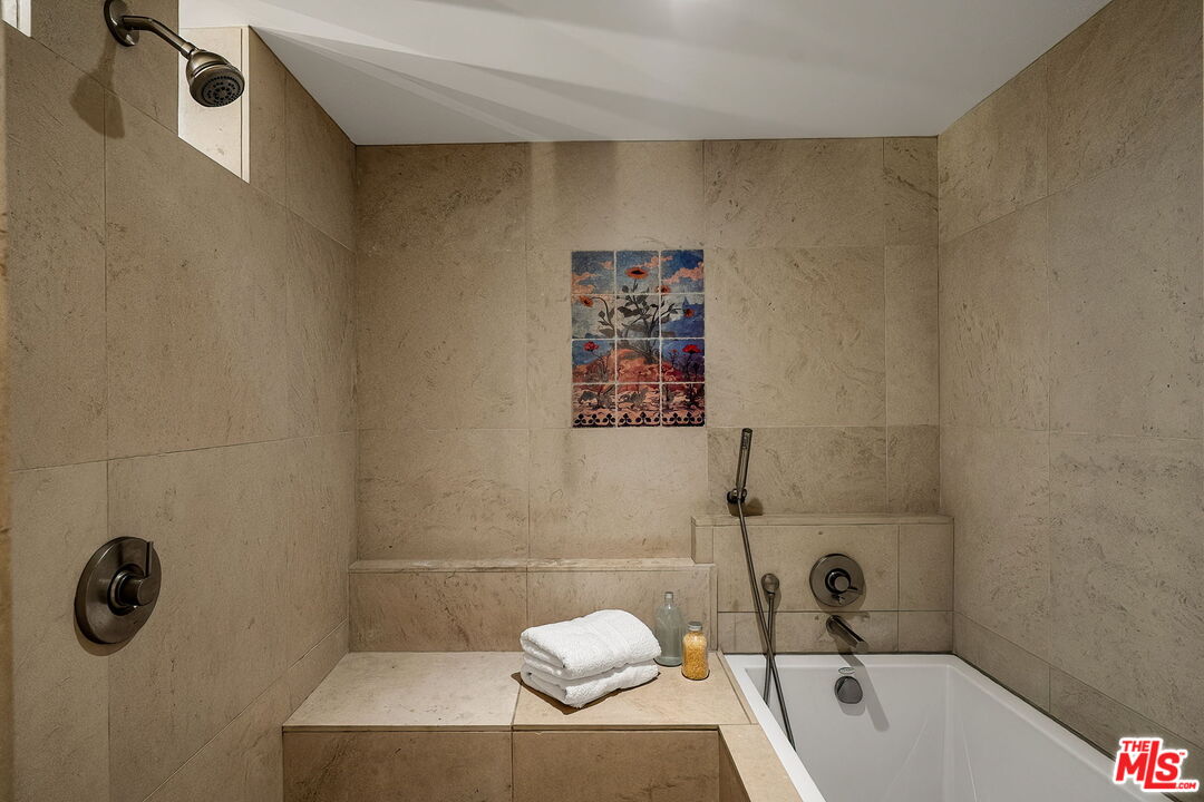 615 Hampton Dr Unit: C102