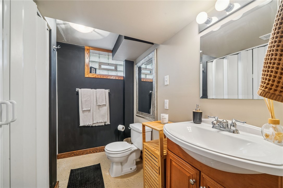1131 Brookside Dr
