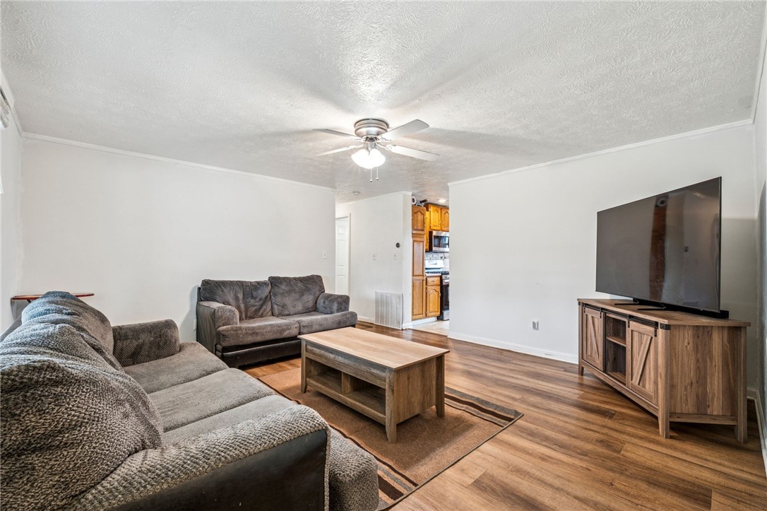 125 Mohawk Dr