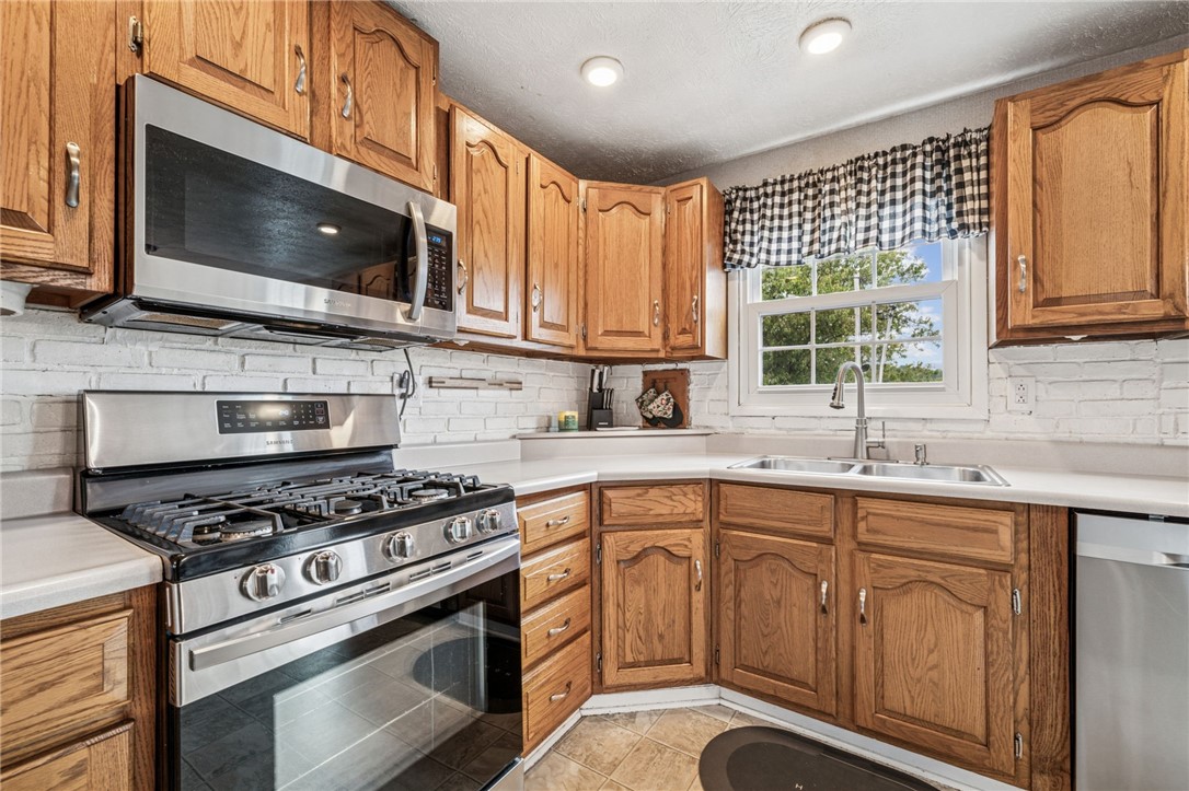 125 Mohawk Dr