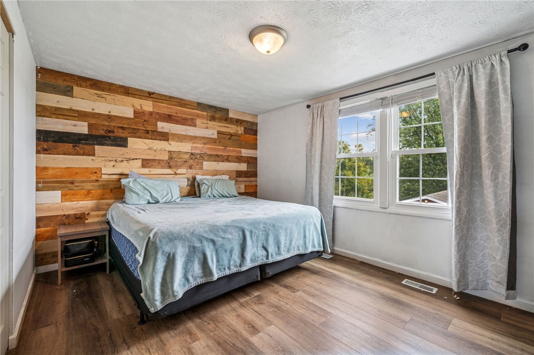 125 Mohawk Dr