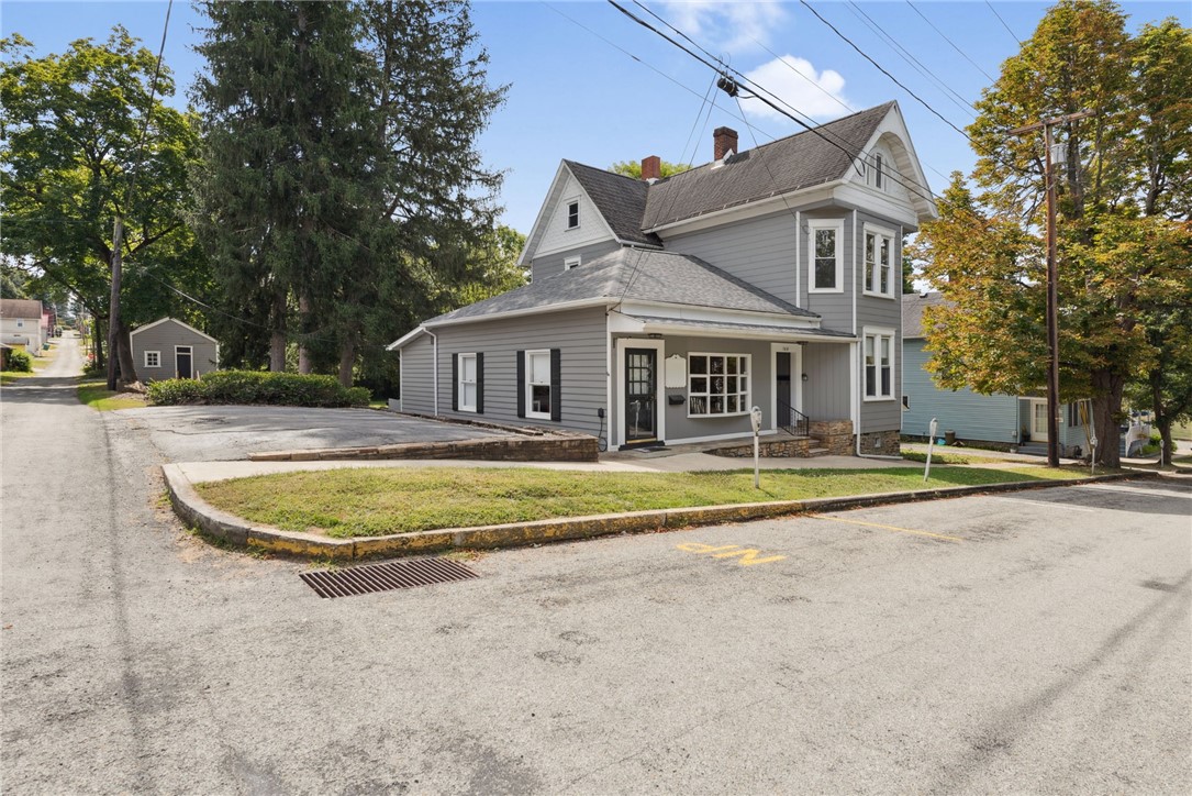 108 S Saint Clair St