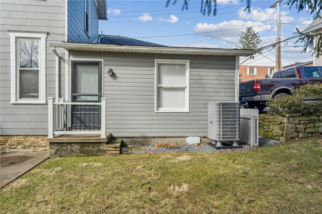 108 S Saint Clair St