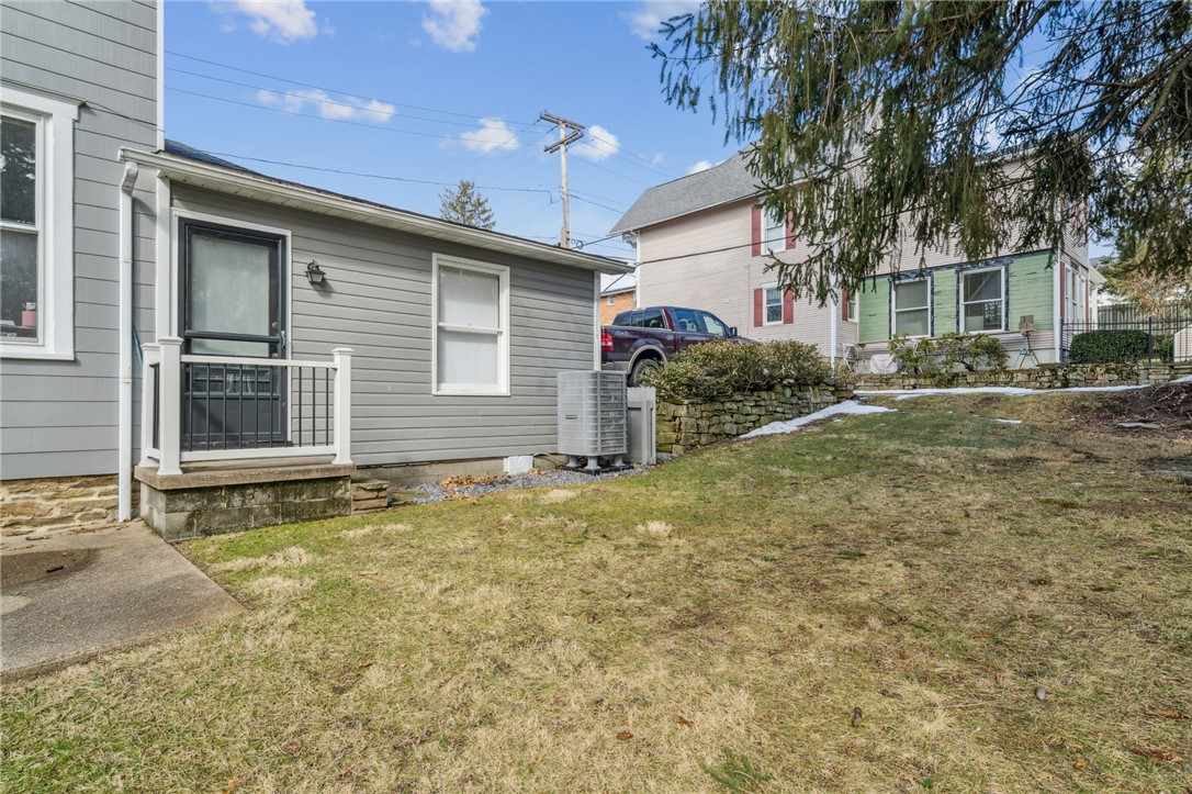 108 S Saint Clair St