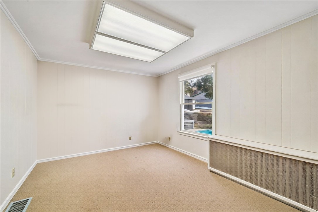 108 S Saint Clair St