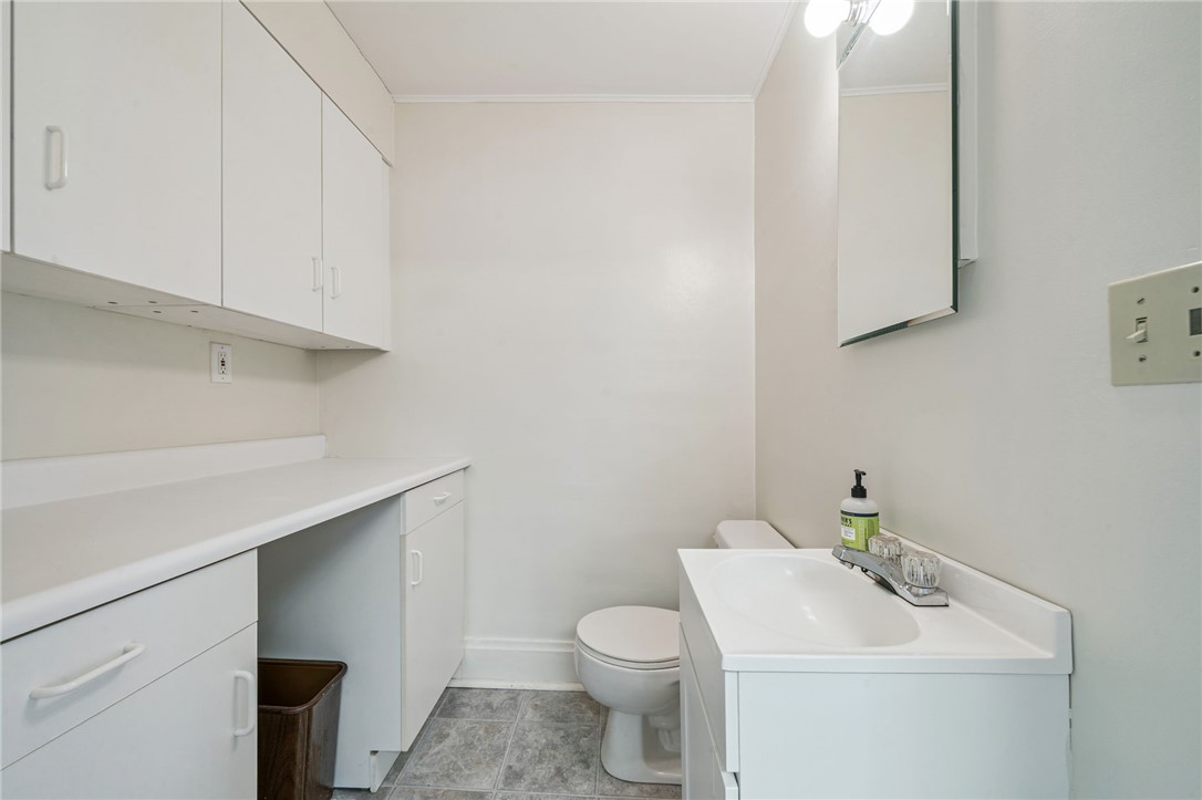 108 S Saint Clair St