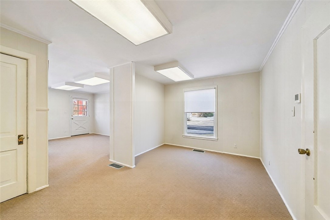 108 S Saint Clair St