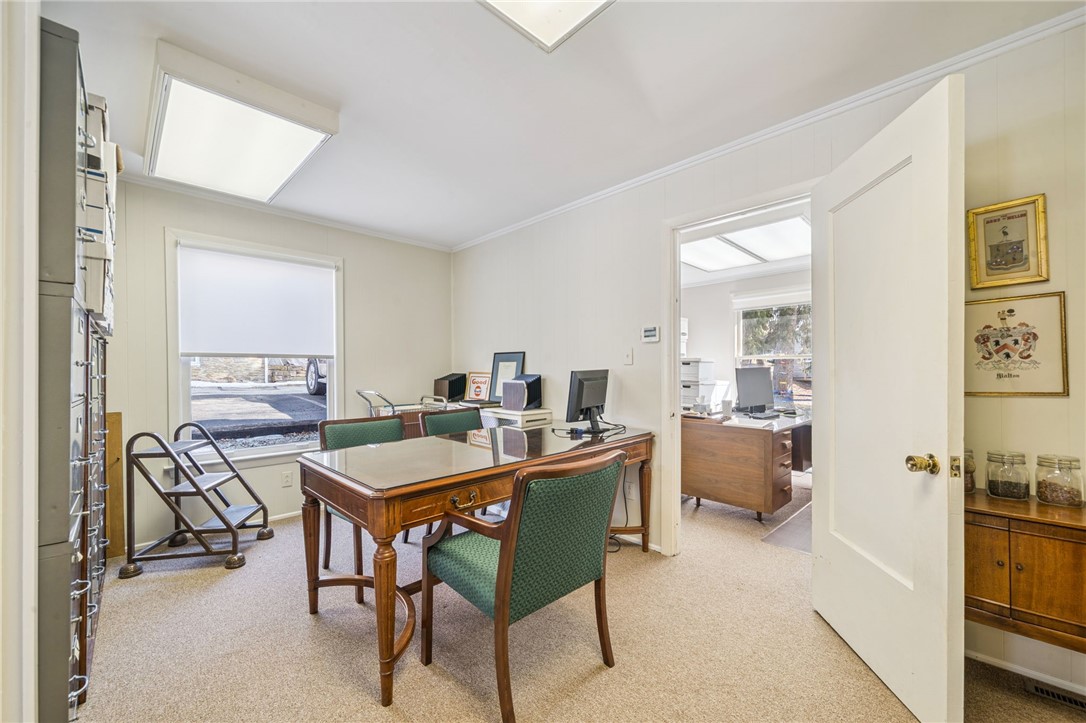 108 S Saint Clair St