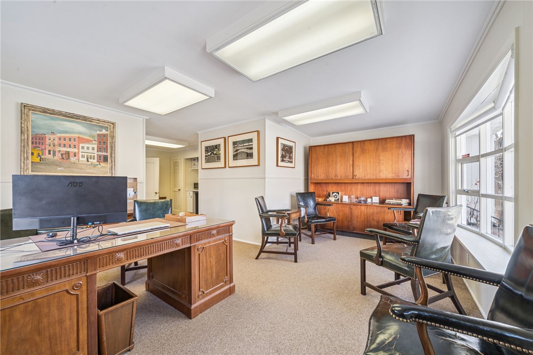 108 S Saint Clair St