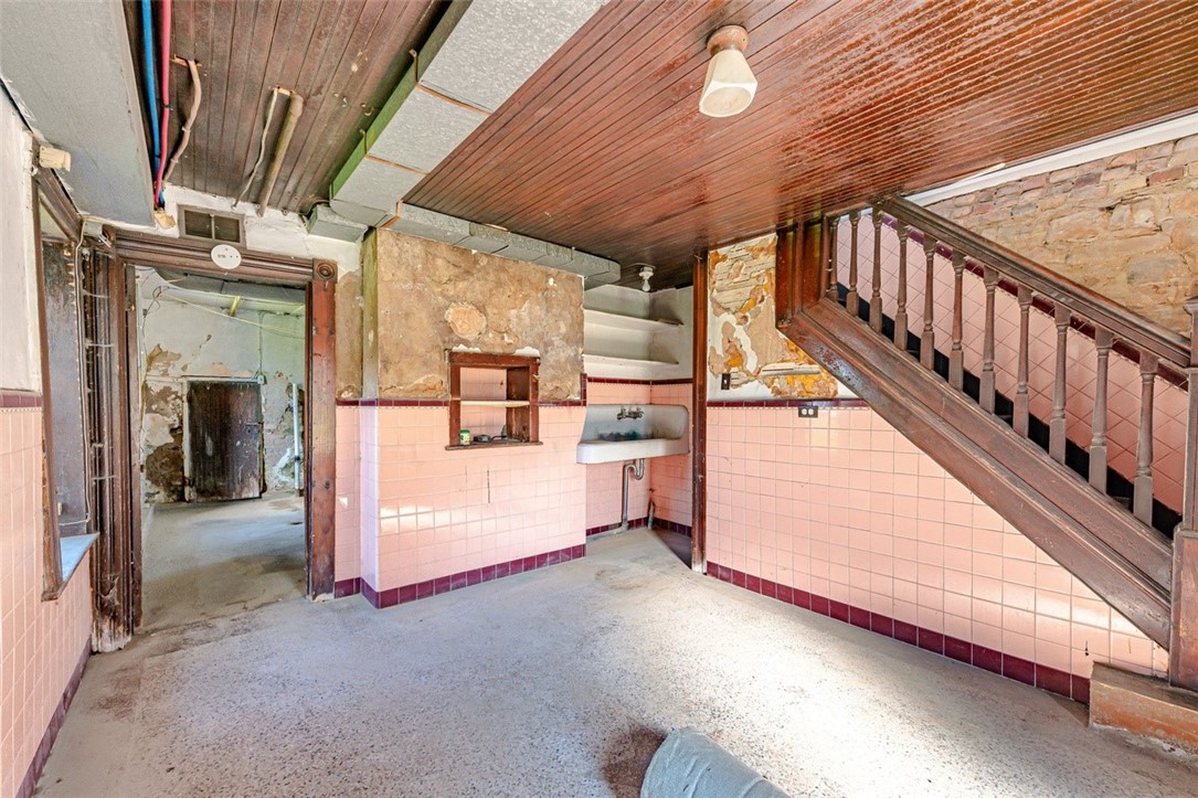 212 Penn St