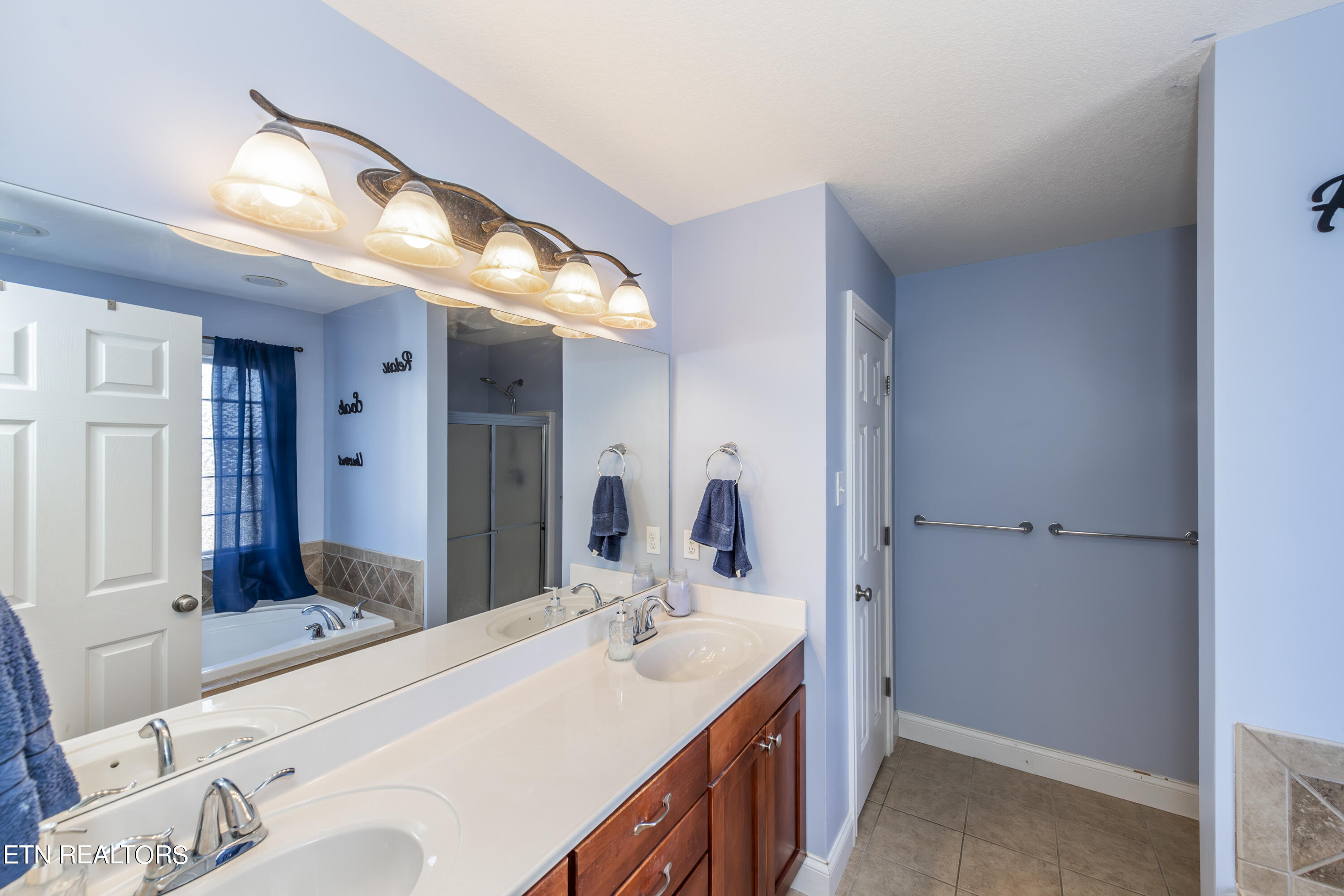 3015 Oakleigh Township Drive