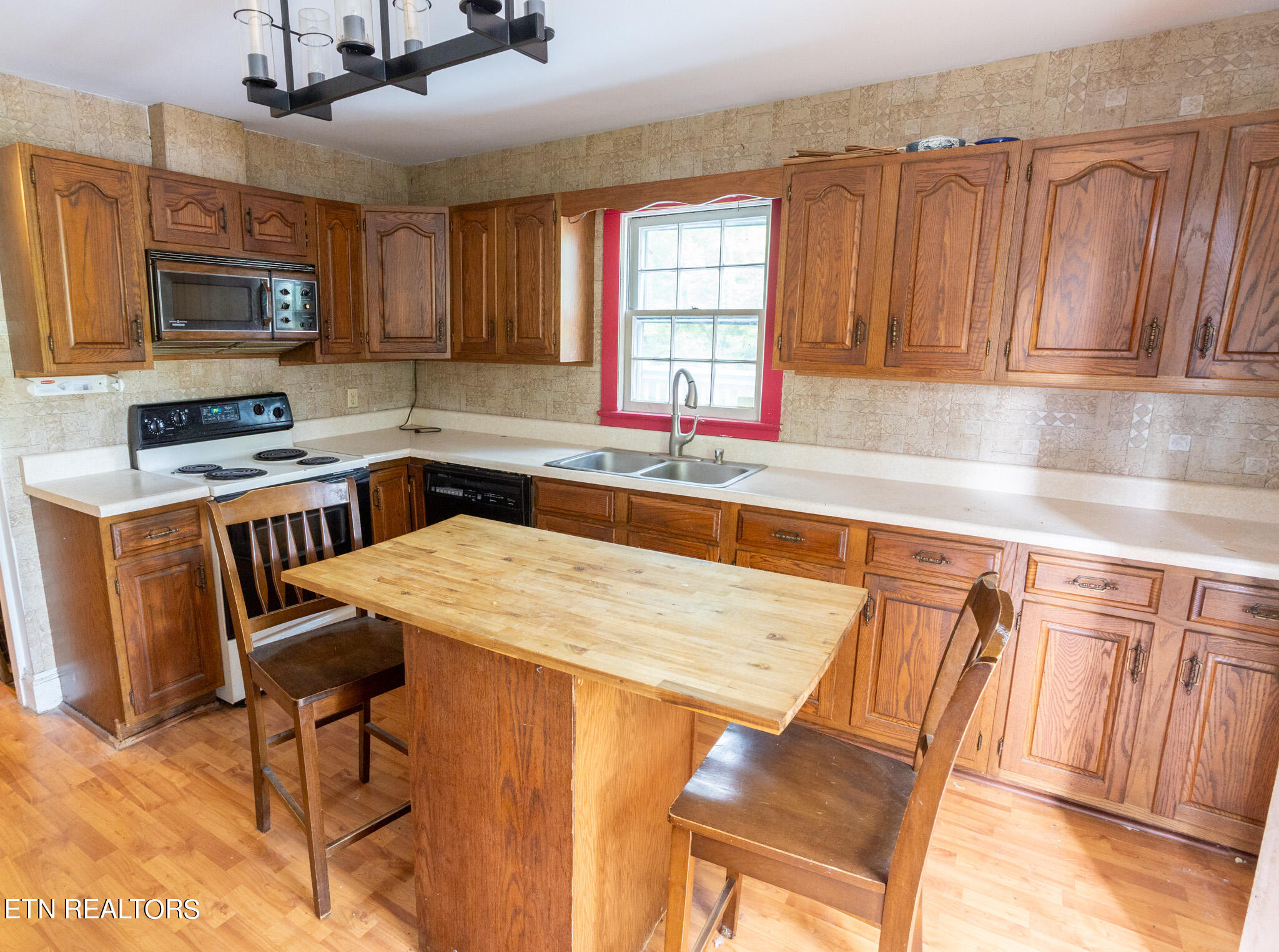 222 Hidell Rd
